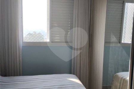 Apartamento à venda com 3 quartos, sendo 1 suíte,  em Jardim Ester Yolanda, São Paulo, SP