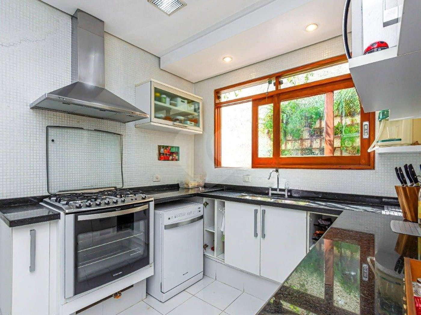 Casa à venda ou para alugar com 4 suítes em Morumbi, São Paulo, SP