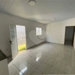 Casa Térrea à venda com 2 quartos em Vila Santa Helena, Atibaia, SP