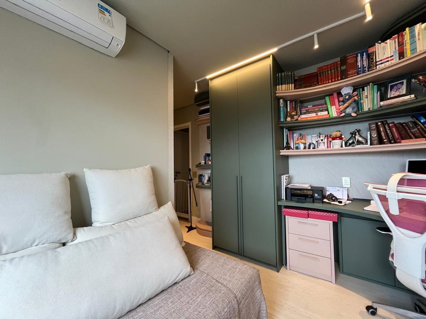 Apartamento com 3 dormitórios à venda, 189 m² por R$ 3.300.000,00 - P. Praia - Santos/SP