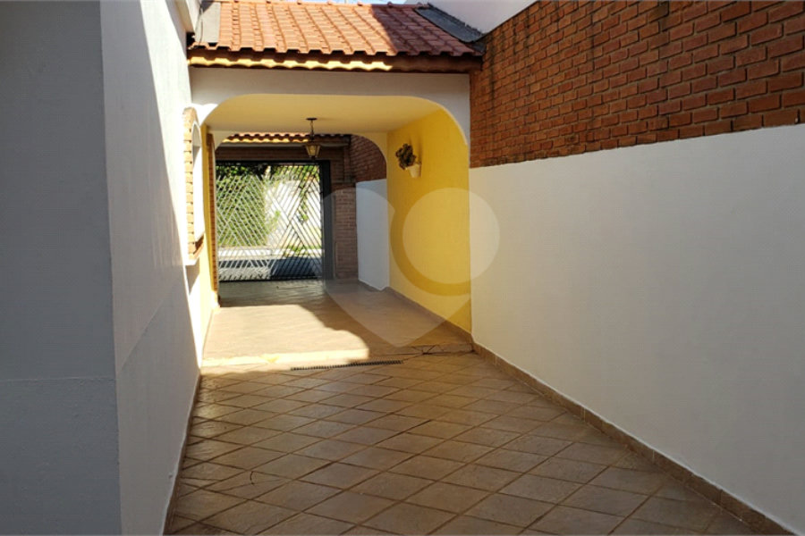 Sobrado à venda com 3 quartos, sendo 1 suíte,  em Tremembé, São Paulo, SP