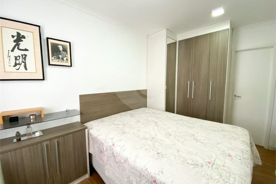Apartamento à venda com 3 quartos, sendo 1 suíte,  em Vila Paiva, São Paulo, SP