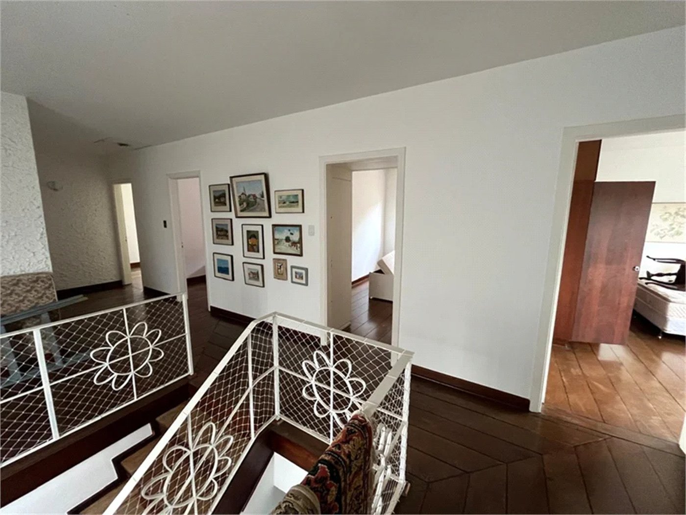 Casa à venda com 4 quartos, sendo 2 suítes, em Vila Inah, São Paulo, SP