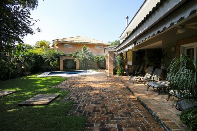 Casa à venda com 3 quartos, sendo 2 suítes,  em Vila Tramontano, São Paulo, SP
