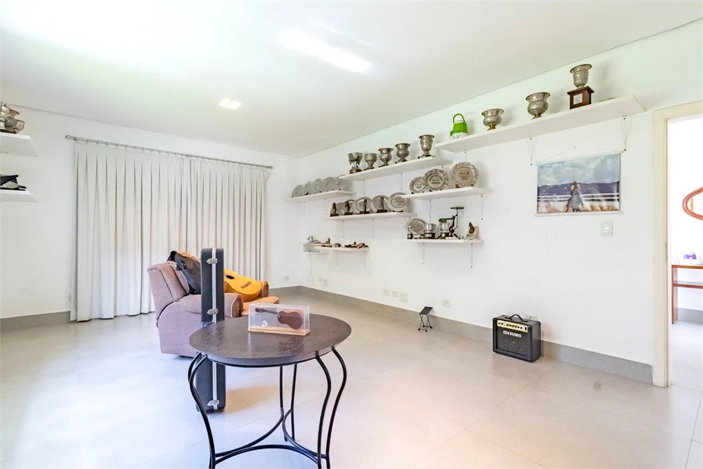 Casa à venda com 7 quartos, sendo 5 suítes, em Morumbi, São Paulo, SP