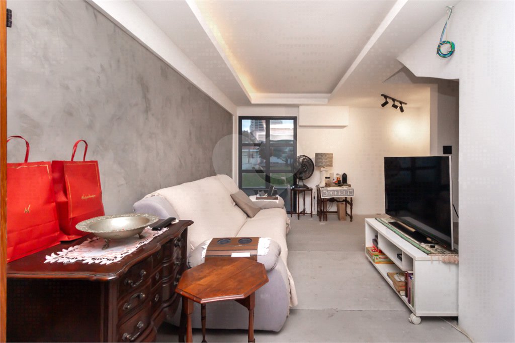Casa à venda com 2 quartos, sendo 1 suíte, no condomínio Vloft, São Paulo - SP