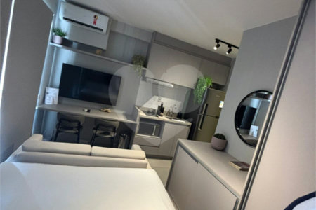 Studio mobiliado em andar alto com lazer completo em Indianópolis