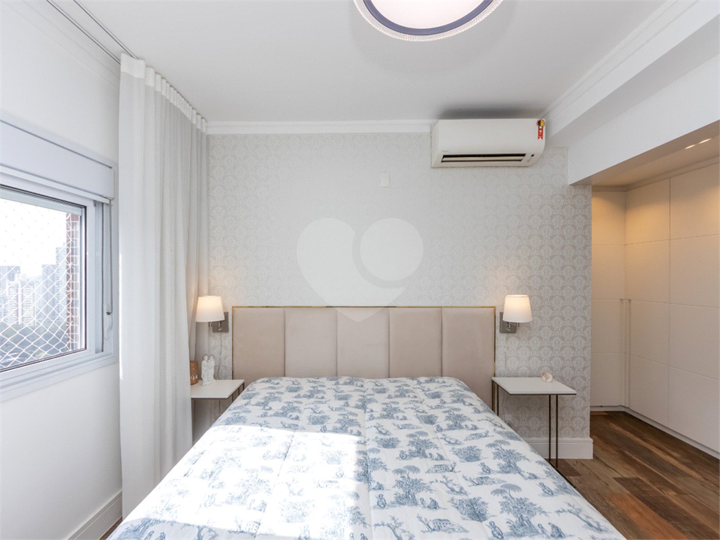 Apartamento à venda com 4 quartos, sendo 3 suítes, em Brooklin Paulista, São Paulo, SP
