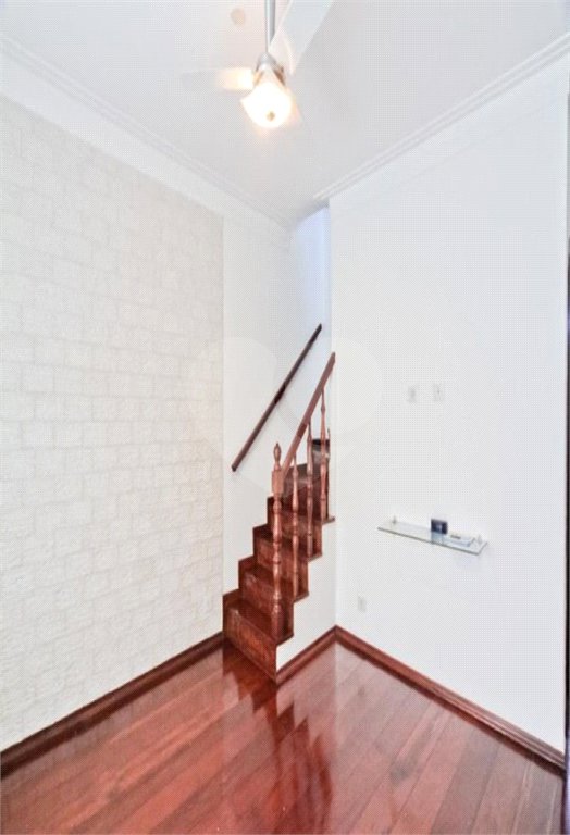 Sobrado à venda com 3 quartos, sendo 1 suíte, em Parada Inglesa, São Paulo, SP