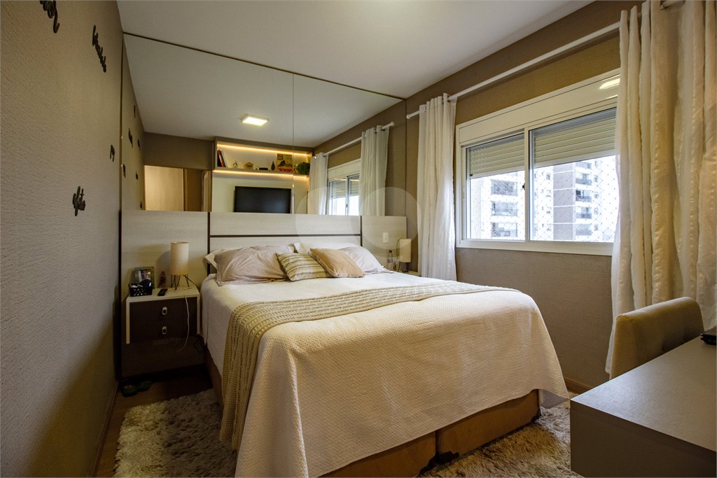 Apartamento à venda com 3 suítes em Parque Reboucas, São Paulo, SP