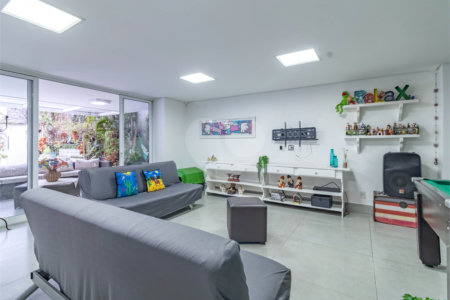 Casa à venda com 5 quartos, sendo 4 suítes, em Alto da Lapa, São Paulo, SP