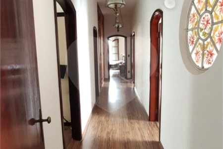 Casa Térrea à venda com 3 quartos, sendo 2 suítes, em Vila Oliveira, Mogi das Cruzes, SP