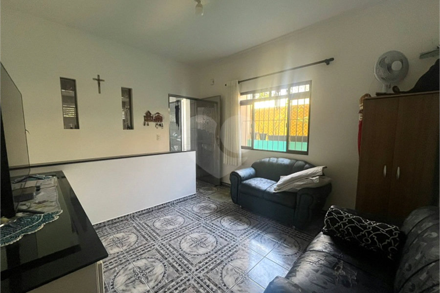 Casa à venda com 3 quartos em Campo Limpo, São Paulo, SP