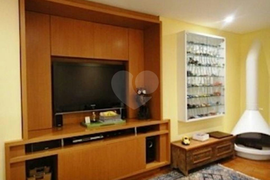 Casa à venda com 4 quartos, sendo 3 suítes, no condomínio Residencial Jardim Itatinga, São Paulo - SP