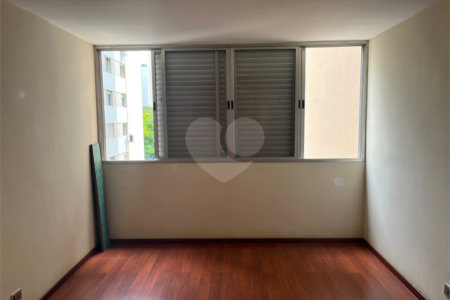 Apartamento à venda com 3 quartos, sendo 1 suíte, em Itaim Bibi, São Paulo, SP