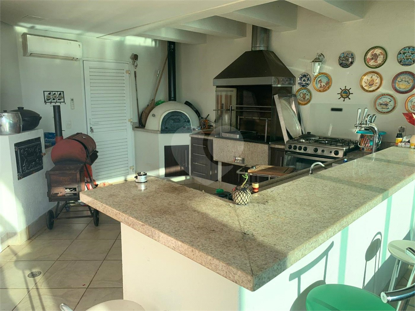 Casa à venda com 5 quartos, sendo 4 suítes, no condomínio Santa Teresa, Itupeva - SP