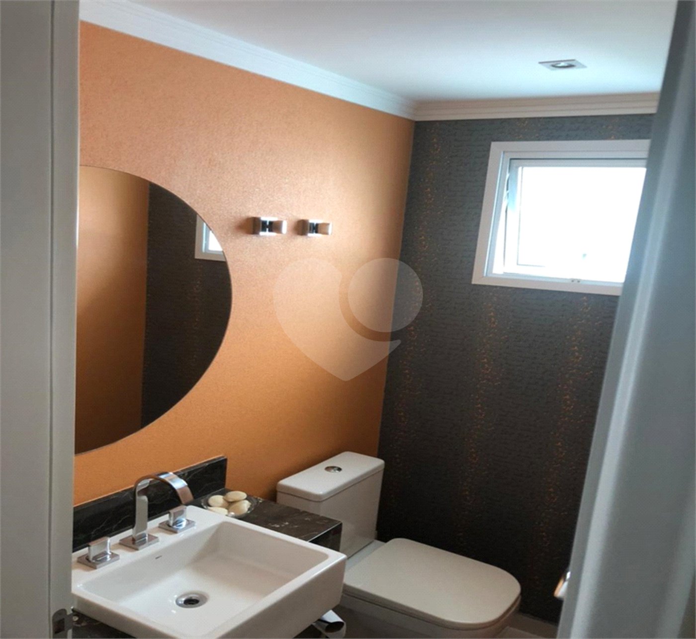 Casa à venda com 4 quartos, sendo 2 suítes, no condomínio Florada da Serra, São Paulo - SP