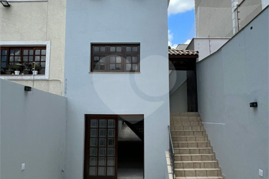 Sobrado à venda com 3 quartos, sendo 1 suíte, em Tremembé, São Paulo, SP
