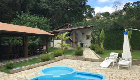 Casa à venda com 5 suítes no condomínio Cinco Lagos, Mairiporã - SP
