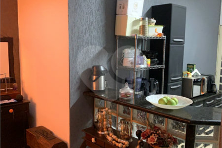 Sobrado à venda com 2 quartos no Centro, Três Lagoas, MS