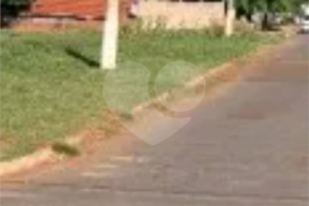 Terreno à venda no Centro, Jardim, MS