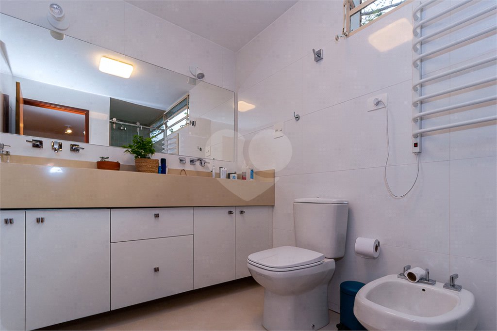 Casa Térrea à venda com 3 quartos, sendo 1 suíte,  em Alto da Boa Vista, São Paulo, SP