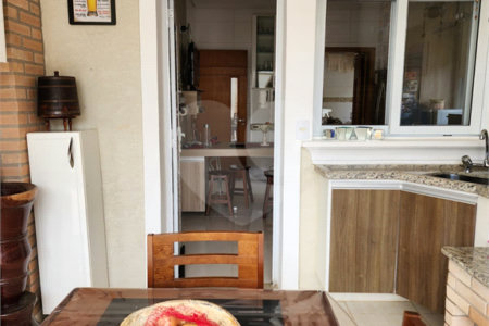 Casa à venda com 4 suítes no condomínio Pedra Grande, Atibaia - SP