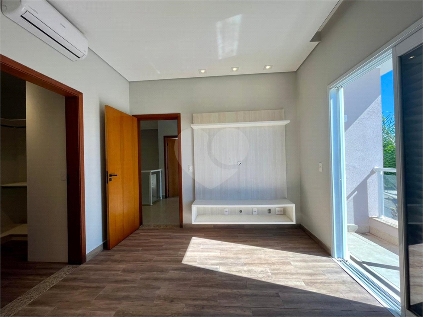 Casa à venda com 3 suítes no condomínio Campos do Conde, Sorocaba - SP