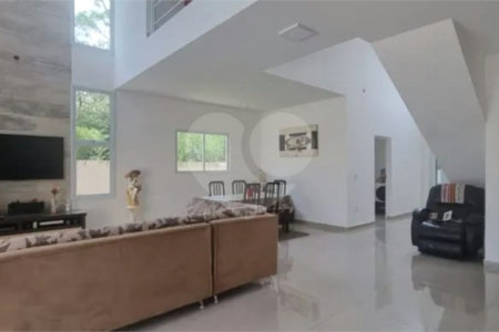 Casa à venda com 3 suítes no condomínio Villa D' Oro, Vinhedo - SP