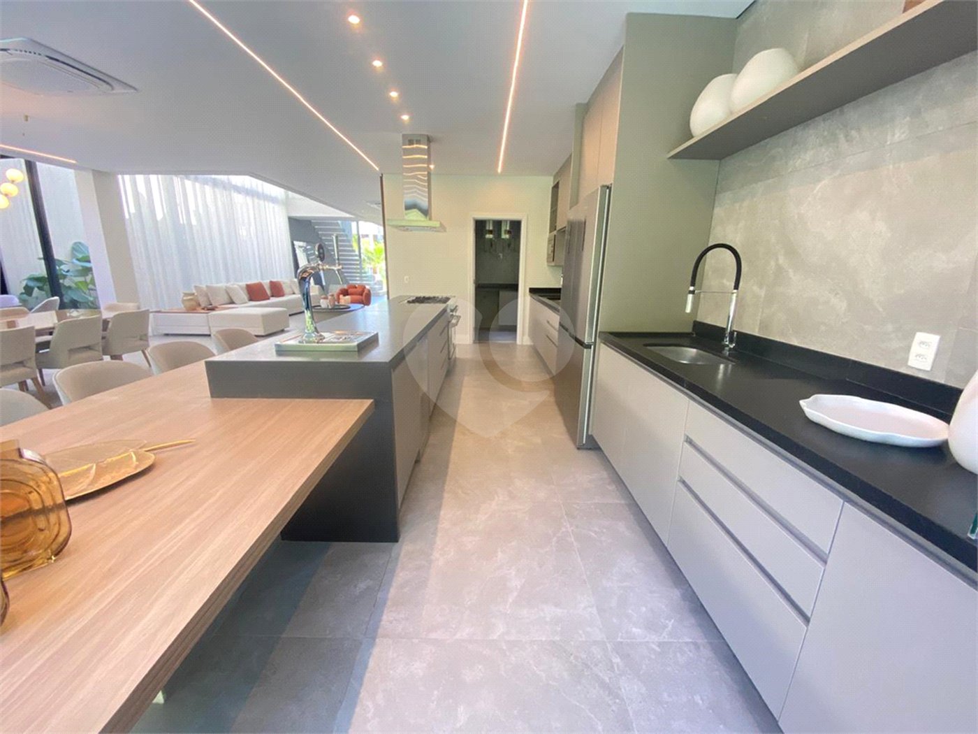 Duplex à venda com 6 suítes em Riviera, Bertioga, SP