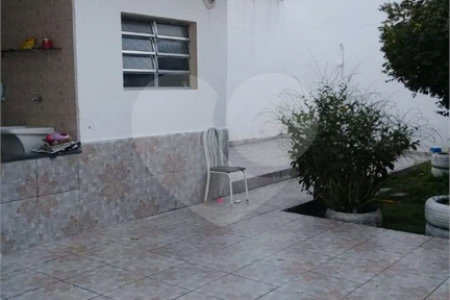 Casa à venda com 4 quartos, sendo 1 suíte, em Parque Santa Rosa, Suzano, SP