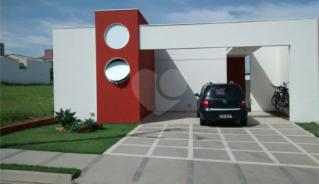 Casa à venda com 3 quartos, sendo 1 suíte,  no condomínio Lago da Serra, Araçoiaba da Serra - SP
