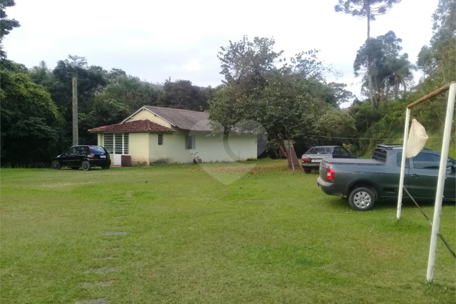 Casa à venda com 4 quartos, sendo 1 suíte, em Rio Acima, Mairiporã, SP
