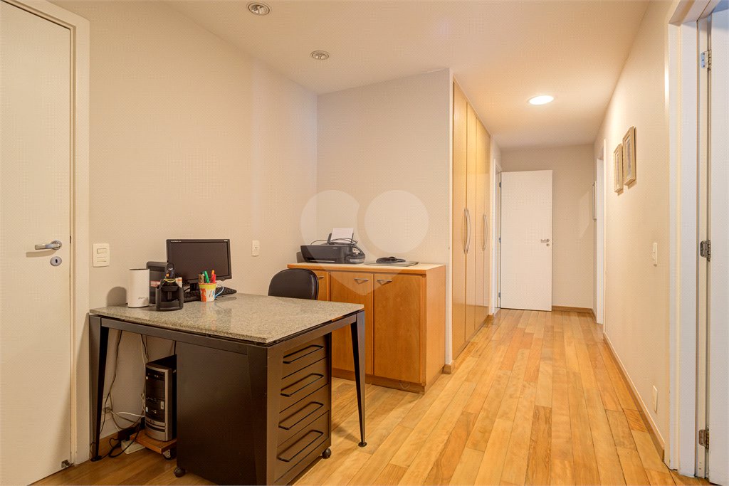 Apartamento à venda com 4 quartos, sendo 3 suítes, em Brooklin, São Paulo, SP