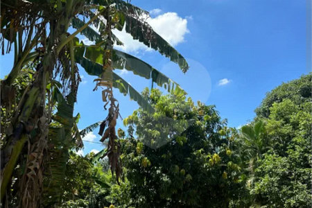 Excelente oportunidade no condomínio Vale das Laranjeiras, em Indaiatuba/SP. - R$ 1.850.000,00 - Terreno de 3.000 m²), com frente de 50 metros, proporcionando diversas possibilidades de projeto. O lote possui ótima localização dentro do condomínio, rodeado de natureza e com fácil acesso