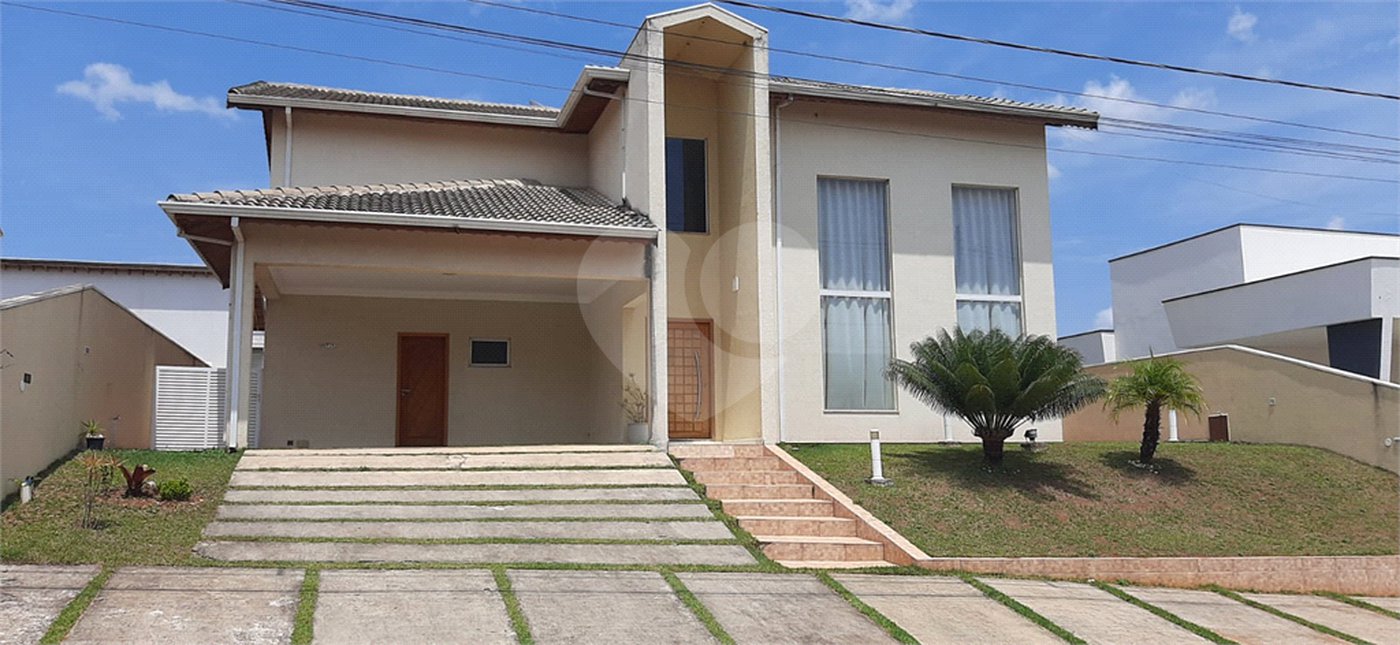 Casa à venda com 3 suítes no condomínio Parque Residencial Shambala 3, Atibaia - SP