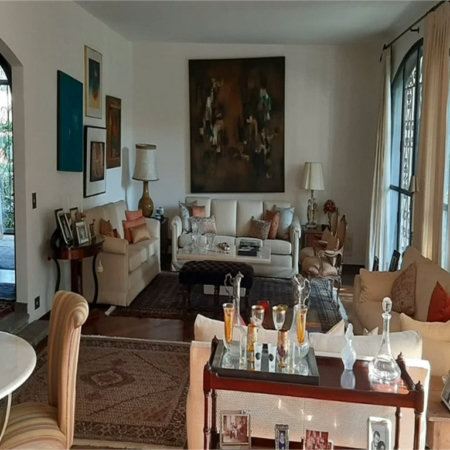 Casa à venda com 5 quartos, sendo 2 suítes,  em Jardim Guedala, São Paulo, SP