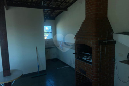 Sobrado à venda com 3 quartos, sendo 1 suíte,  em Jardim Selma Helena, Poá, SP