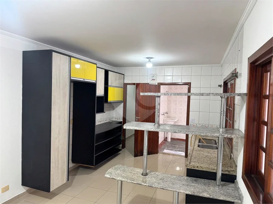 Sobrado à venda ou para alugar com 3 suítes em Vila Sônia, São Paulo, SP