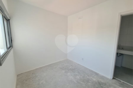 Apartamento à venda com 3 suítes em Jardim Marajoara, São Paulo, SP