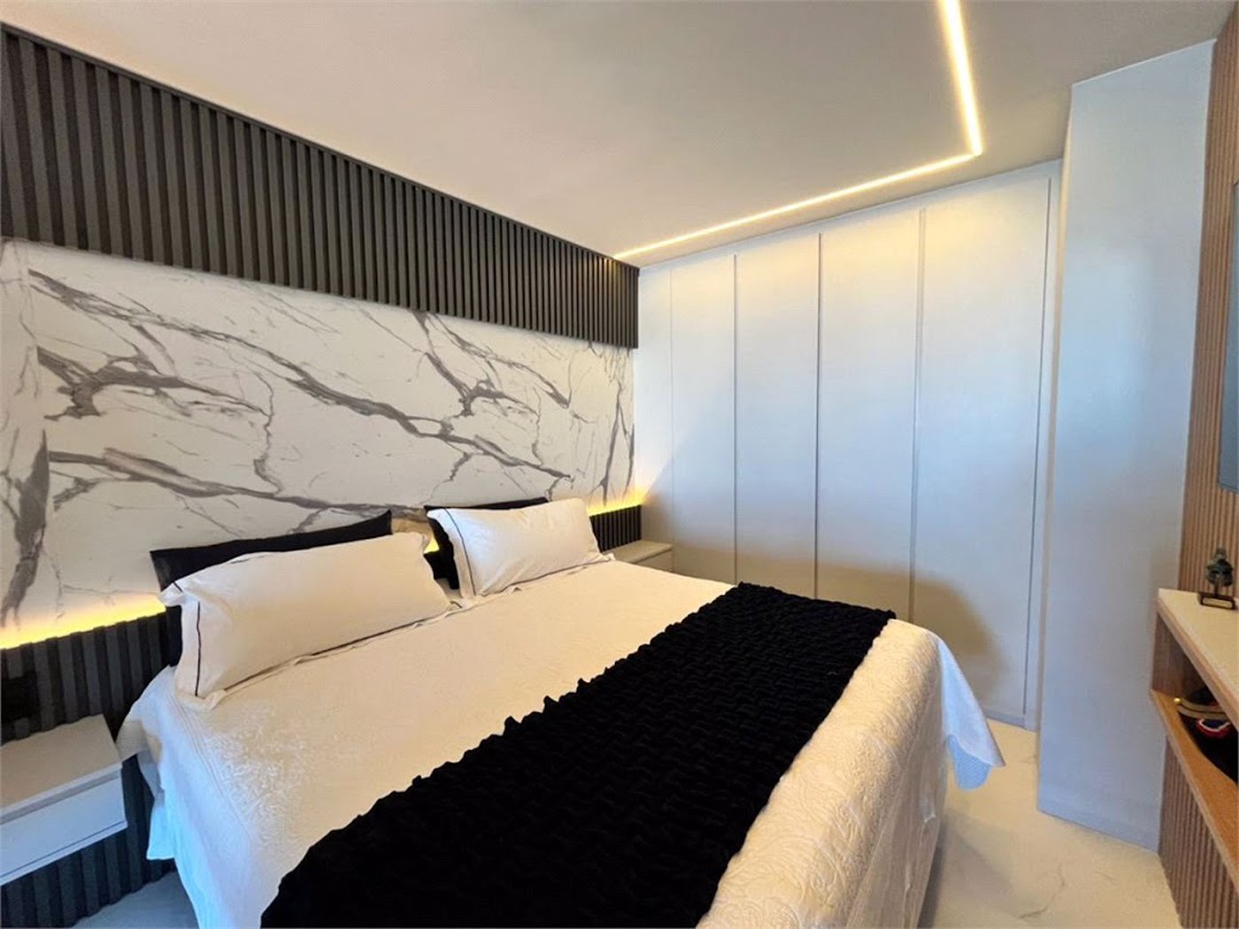 Apartamento com 1 quarto com hidromassagem e vista para o mar à venda em Aparecida - SP