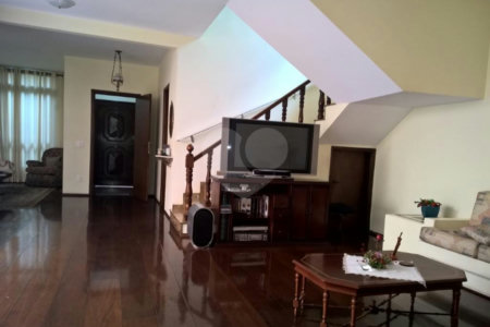 Sobrado à venda com 4 quartos, sendo 2 suítes, em Saúde, São Paulo, SP