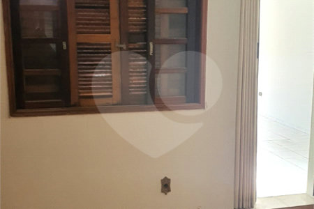 Sobrado à venda com 3 quartos em Vila Nilo, São Paulo, SP