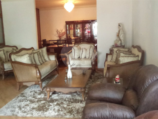 Casa à venda com 6 quartos, sendo 2 suítes,  em Jardim Marajoara, São Paulo, SP