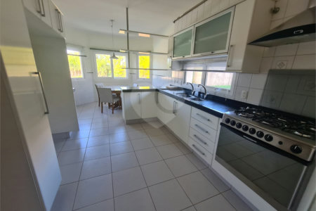 Casa à venda com 3 suítes no condomínio Vinhas da Vista Alegre - Lado Sede, Vinhedo - SP