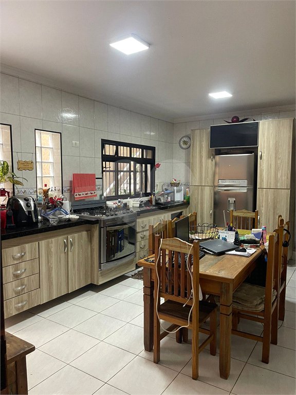 Casa à venda com 3 quartos, sendo 1 suíte, em Vila Leonor, São Paulo, SP