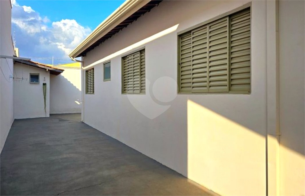 Casa à venda com 3 quartos em Jardim Roberto Selmi Dei, Araraquara, SP