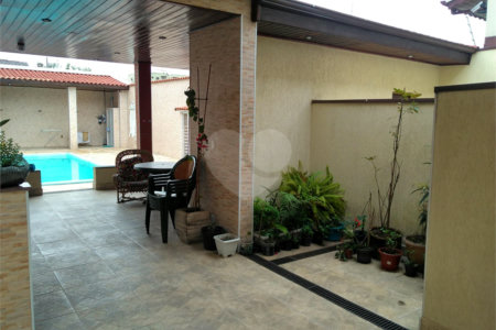 Casa à venda com 3 quartos, sendo 2 suítes,  em Vila Suissa, Mogi das Cruzes, SP
