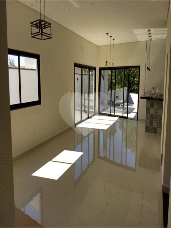 Casa à venda com 3 quartos, sendo 2 suítes, no condomínio Jardim Reserva Bom Viver de Indaiatuba, Indaiatuba - SP