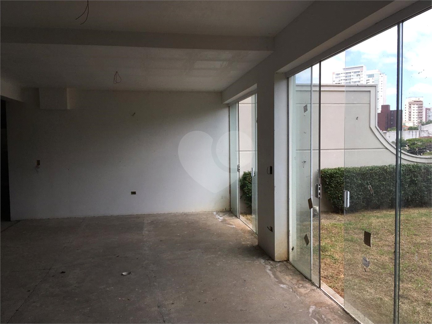 Casa à venda com 4 quartos, sendo 3 suítes,  em Vila Monumento, São Paulo, SP